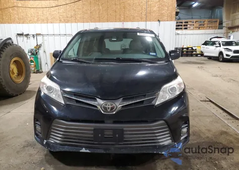 2018 Toyota Sienna Xle z USA, uszkodzony, nr VIN 5TDYZ3DC0JS917761